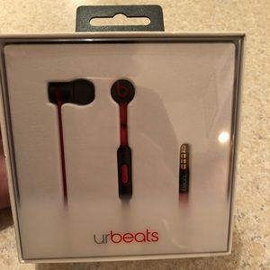 Urbeats new in the box, never used (red)